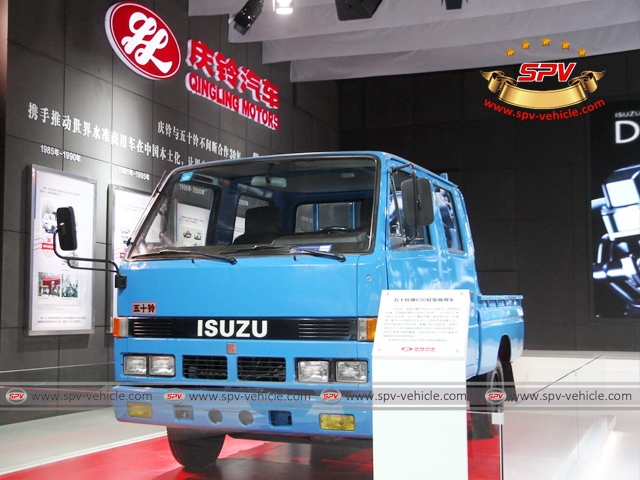 ISUZU Van